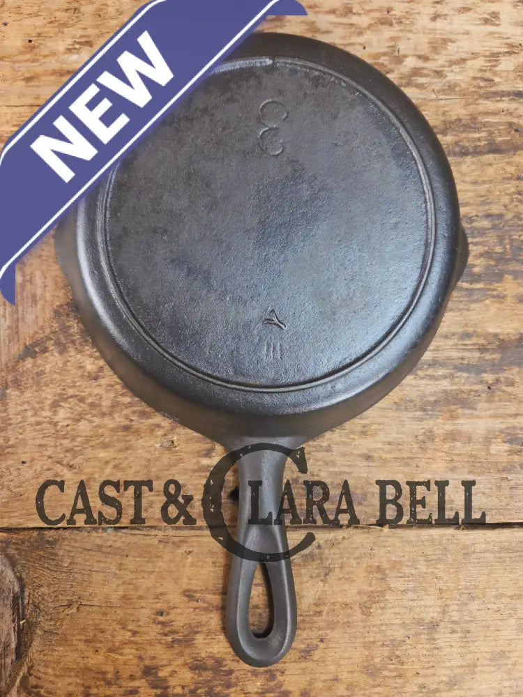 Early 1900βs Lodge #3 (Monday Morning) Cast Iron Egg Skillet Single Notch Raised Y Makers Mark. Awesome pan! Skillet