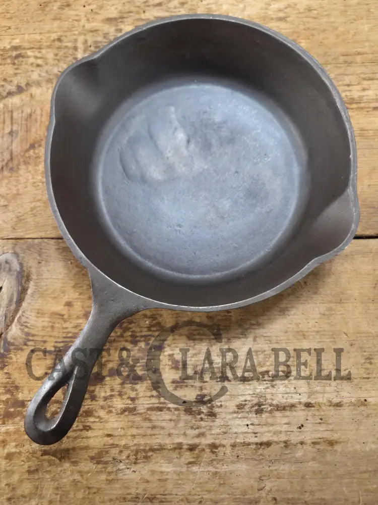 Early 1900βs Lodge #5 Cast Iron Skillet with No notches! Tougher one to find handles amazingly light. SC24 Skillet
