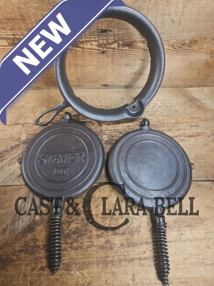 Early 1900βs Stover No. 8 Waffle Iron with Low Base. Gorgeous design and balanced well. Ready to make crispy waffles!