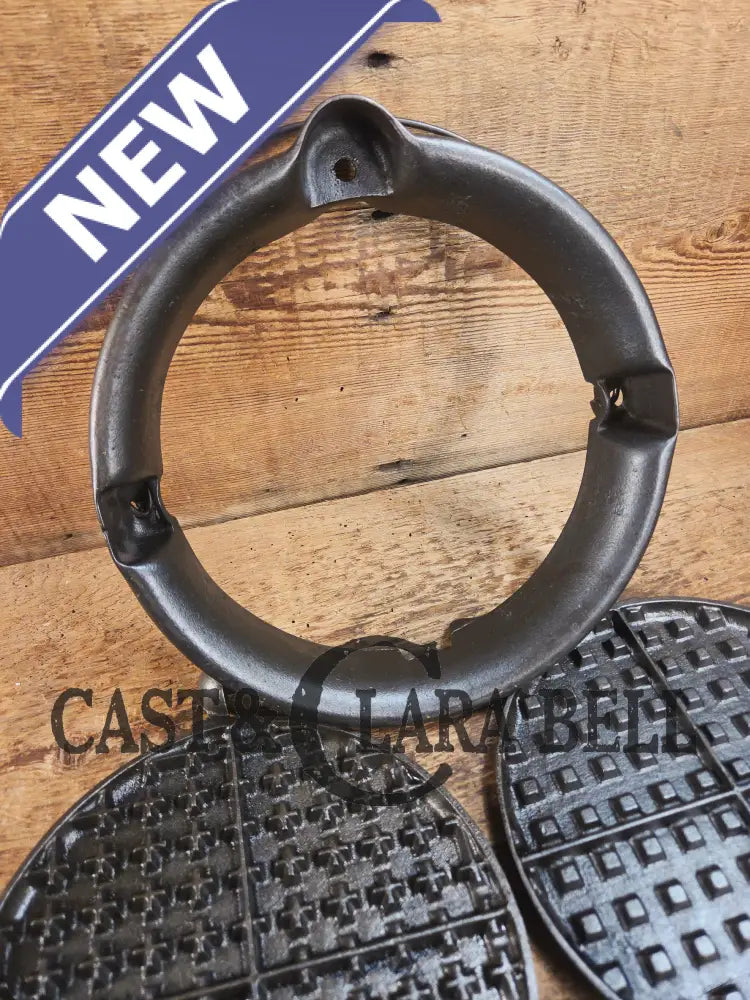 Early 1900βs Stover No. 8 Waffle Iron with Low Base. Gorgeous design and balanced well. Ready to make crispy waffles