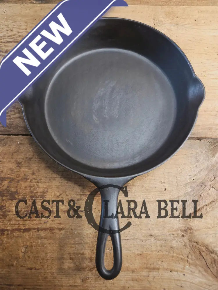 Early 1900’s Wagner made large ’Arc Logo’ #8 Cast Iron Skillet. Daily workhorse awesome for everyday cooking Skillet