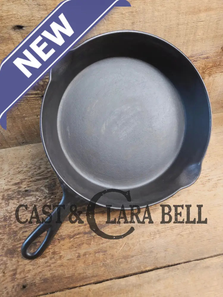 Early 1900’s Wagner made large ’Arc Logo’ #8 Cast Iron Skillet. Daily workhorse awesome for everyday cooking Skillet