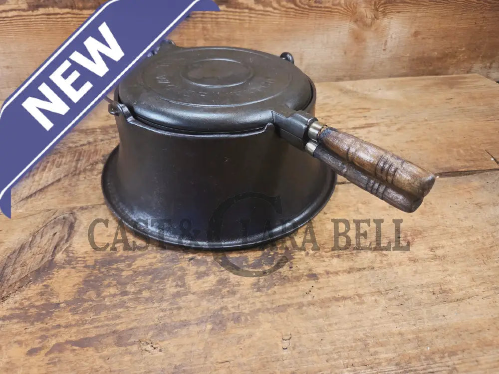 EARLY 1900’s Wagner MFG Co 1892 No. 8 Waffle Iron with Rare Tall Base! Original oak handles! - Waffle Iron