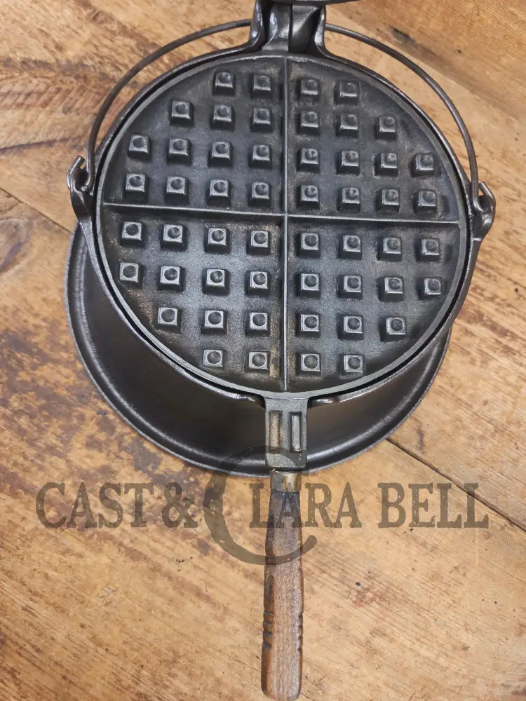 EARLY 1900’s Wagner MFG Co 1892 No. 8 Waffle Iron with Rare Tall Base! Original oak handles! - Waffle Iron