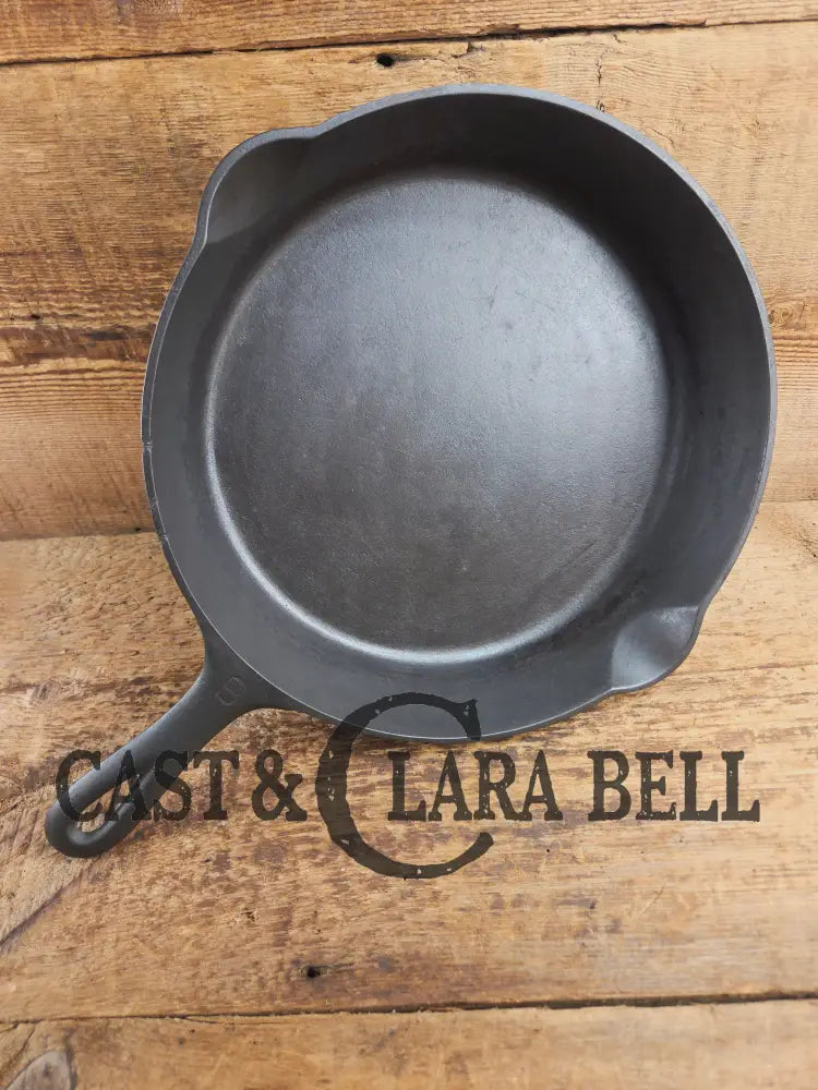 Early 1910βs Griswold #9 Cast Iron Skillet Large Block Slant Logo βErie,β 710H Skillet