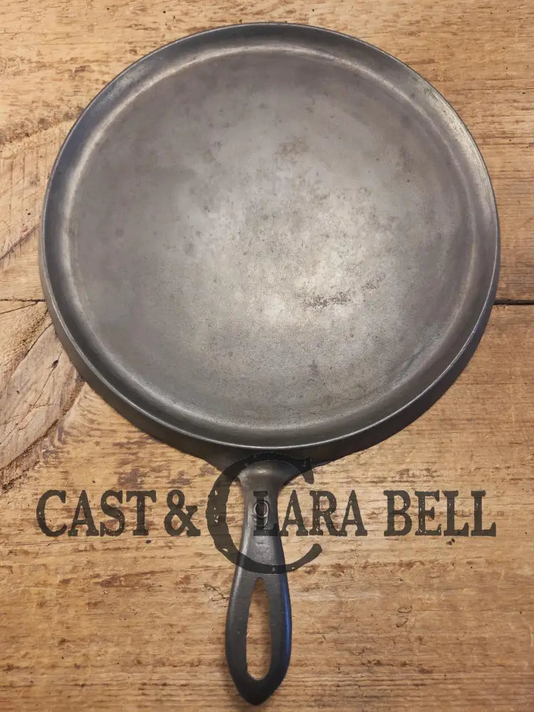 Early 1930’s Era Lodge #9 Round Griddle. Harder to find piece raised 9 on handle. Pancakes and Grilled Cheese! Griddle