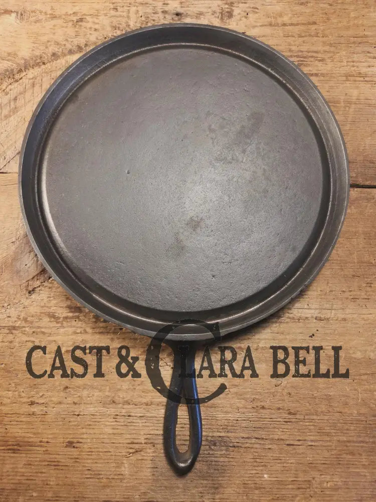 Early 1930’s Era Lodge #9 Round Griddle. Harder to find piece raised 9 on handle. Pancakes and Grilled Cheese! Griddle