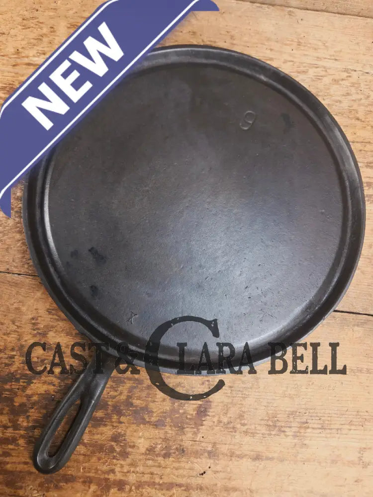 Early 1930’s Era Lodge #9 Round Griddle. Harder to find piece raised X and incised 9. Pancakes and Grilled Cheese!