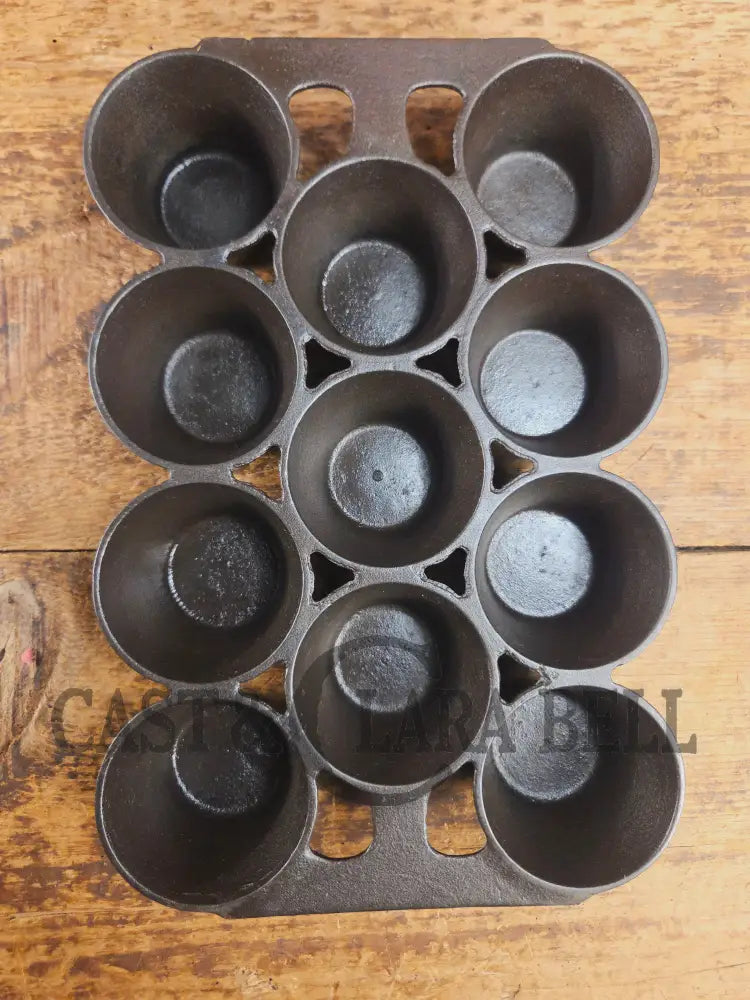 Early Series Erie #10 Popover Pan 11 cup. 948. Variation #4. Beautifully restored and ready to make muffins popovers