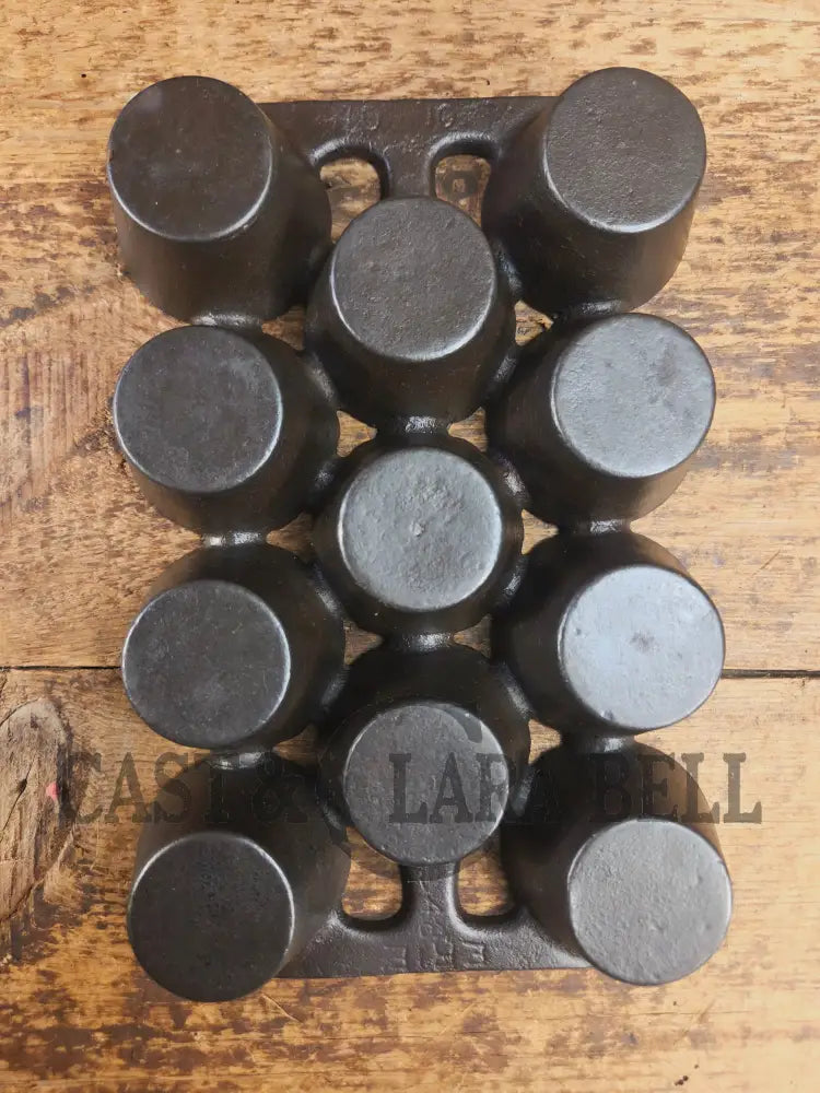 Early Series Erie #10 Popover Pan 11 cup. 948. Variation #4. Beautifully restored and ready to make muffins popovers