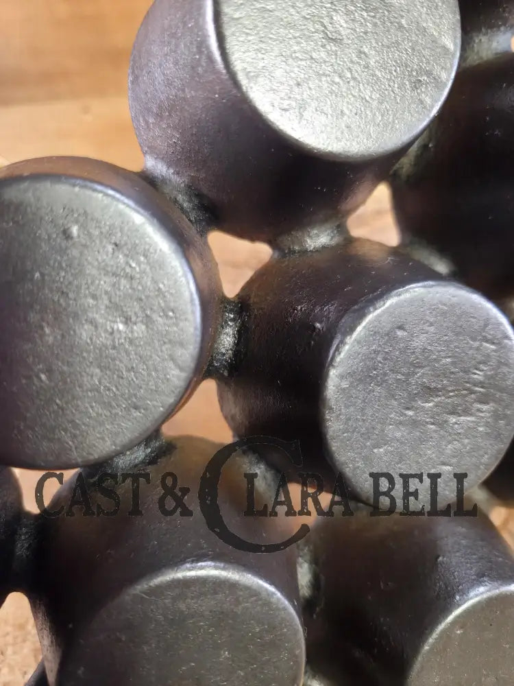 Early Series Erie #10 Popover Pan 11 cup. 948. Variation #4. Beautifully restored and ready to make muffins popovers