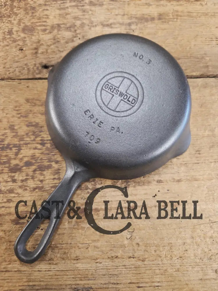 Egg Skillet! Griswold No. 3 Skillet with Small Block Logo and Smooth Bottom 709 I. Restored and ready to Use! Skillet