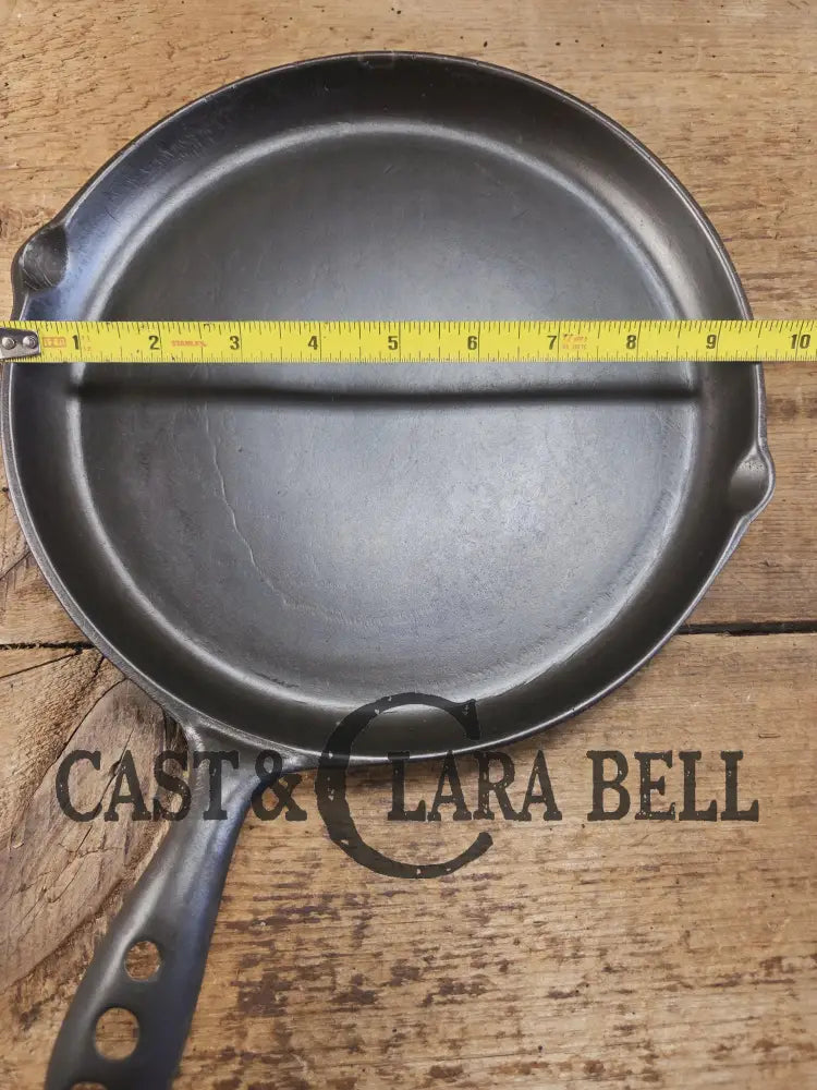 Elegant and hard to source! 1920-30’s WagnerWare #8 Shallow Skillet 1098. Great gift idea! Restored and Ready to Use!