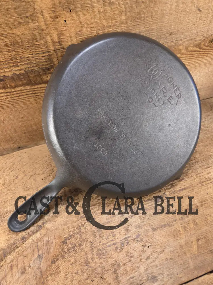 Elegant and hard to source! 1920-30’s WagnerWare #8 Shallow Skillet 1098. Great gift idea! Restored and Ready to Use!