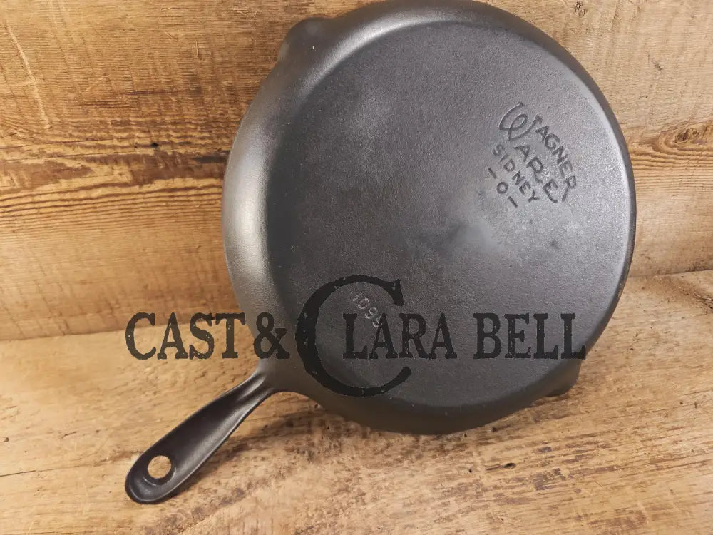 Elegant and hard to source! 1920-30’s WagnerWare #8 Shallow Skillet 1099. Great gift idea! Restored and Ready to Use!