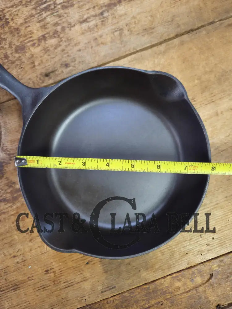 Elegant and hard working. You have to try one of these early 1900’s Lodge #5 Cast Iron Skillets Single Notch Raised 8