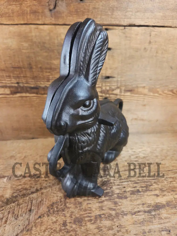 Fantastic for Christmas Spring or Easter! #898 Griswold Bunny Cake Mold ready to use! Bakeware