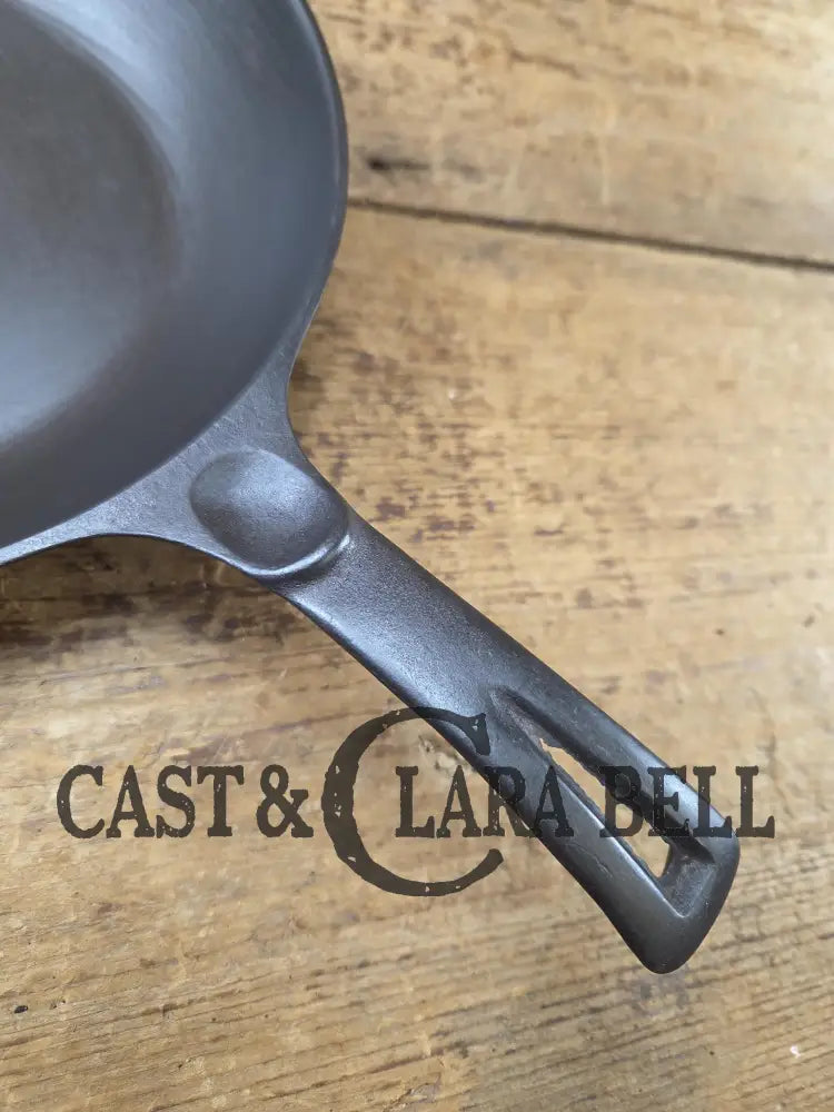 Fantastic gift idea! Hard to Find 1930’s Wagner Ware Sidney -O- ’Chef Skillet’ 1386. Restored and ready to use! Skillet