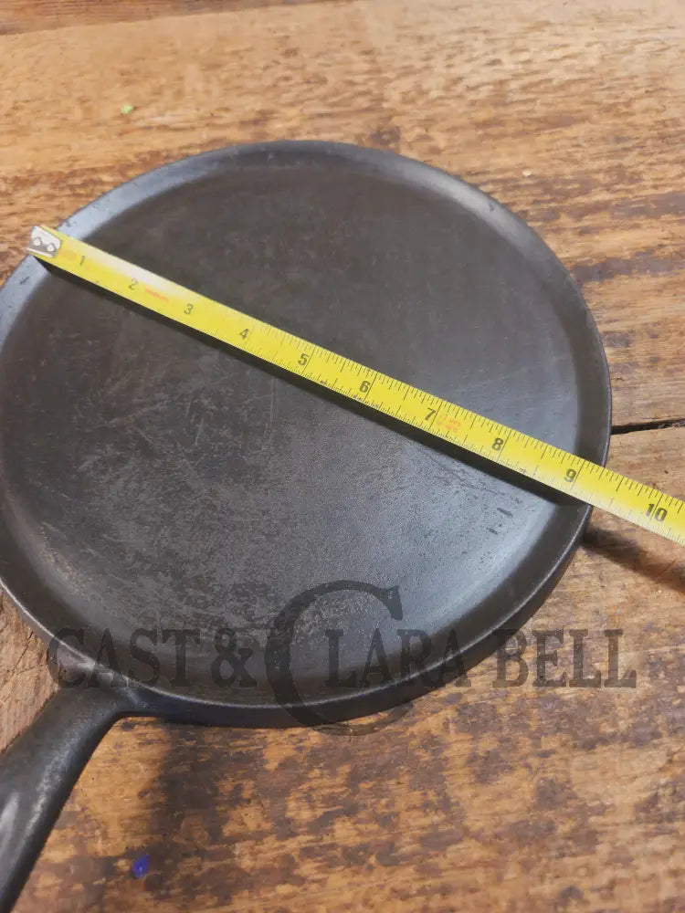 Favorite Piqua Ware #8 Round Cast Iron Griddle with Smiley Logo 8 - Griddle