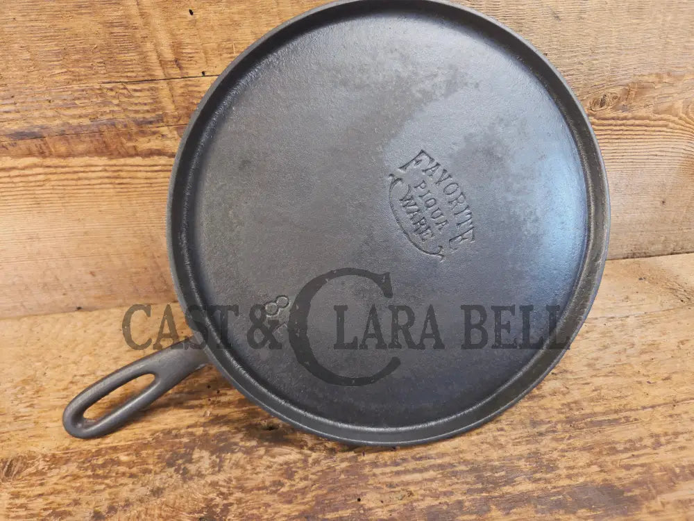 Favorite Piqua Ware #8 Round Cast Iron Griddle with Smiley Logo 8 - Griddle
