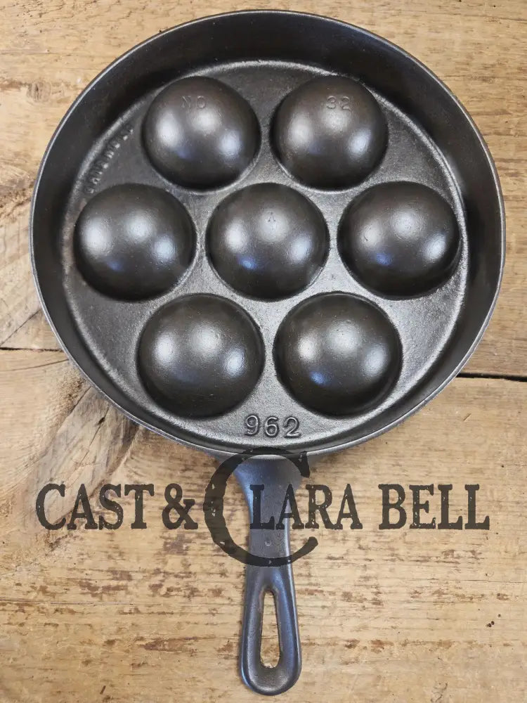 Fun to cook with! 1930’s Griswold No. 32 Aebleskiver 7 cup p/n 962 Variation 7. Great for Poached eggs! Restored Ready