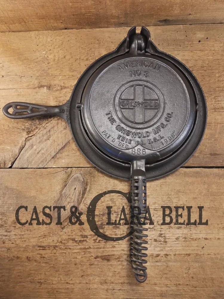 GORGEOUS! 1920โs Griswold #8 Waffle Iron 885/886 with Matching Low Base 975. Ready to make crispy waffles! Waffle Iron