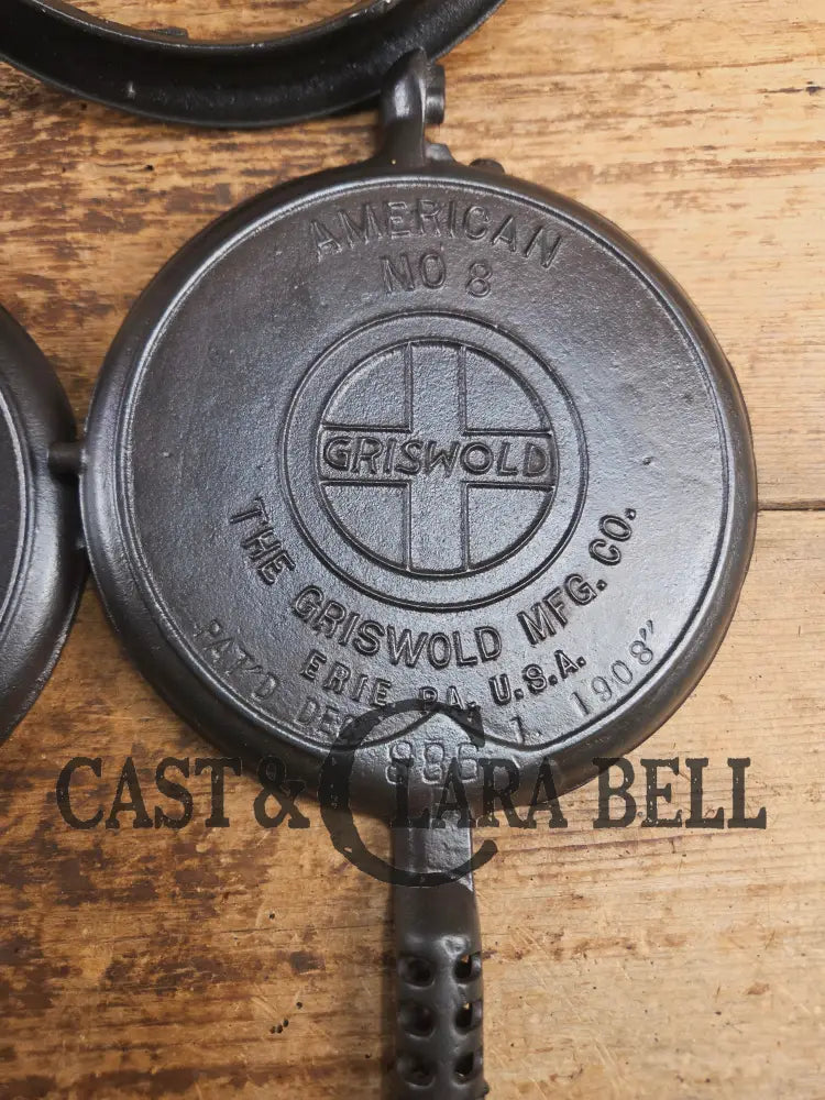 GORGEOUS! 1920βs Griswold #8 Waffle Iron 885/886 with Raised letter Low Base 975. Ready to make crispy waffles! Waffle