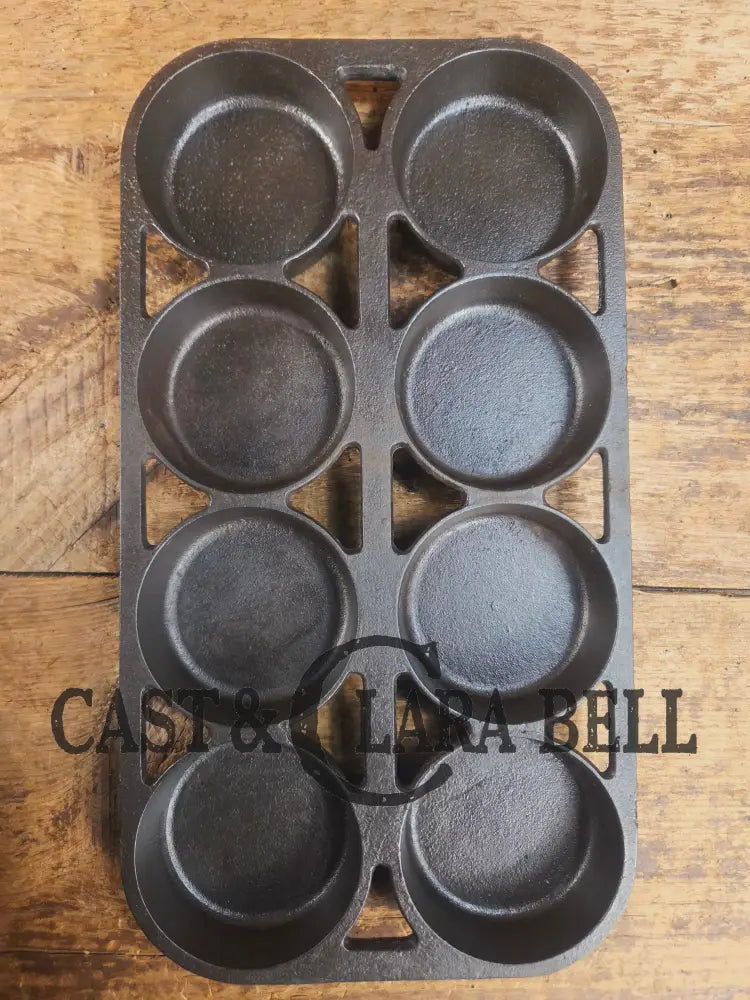 Gorgeous! 1920βs Griswold No. 8 Muffin Pan 8 cup 946. Raised letter underside Variation 1 Rarity 3 Bakeware