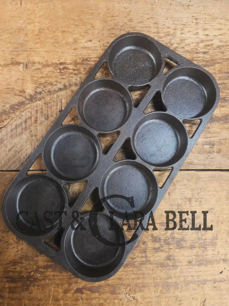 Gorgeous! 1920βs Griswold No. 8 Muffin Pan 8 cup 946. Raised letter underside Variation 1 Rarity 3 Bakeware