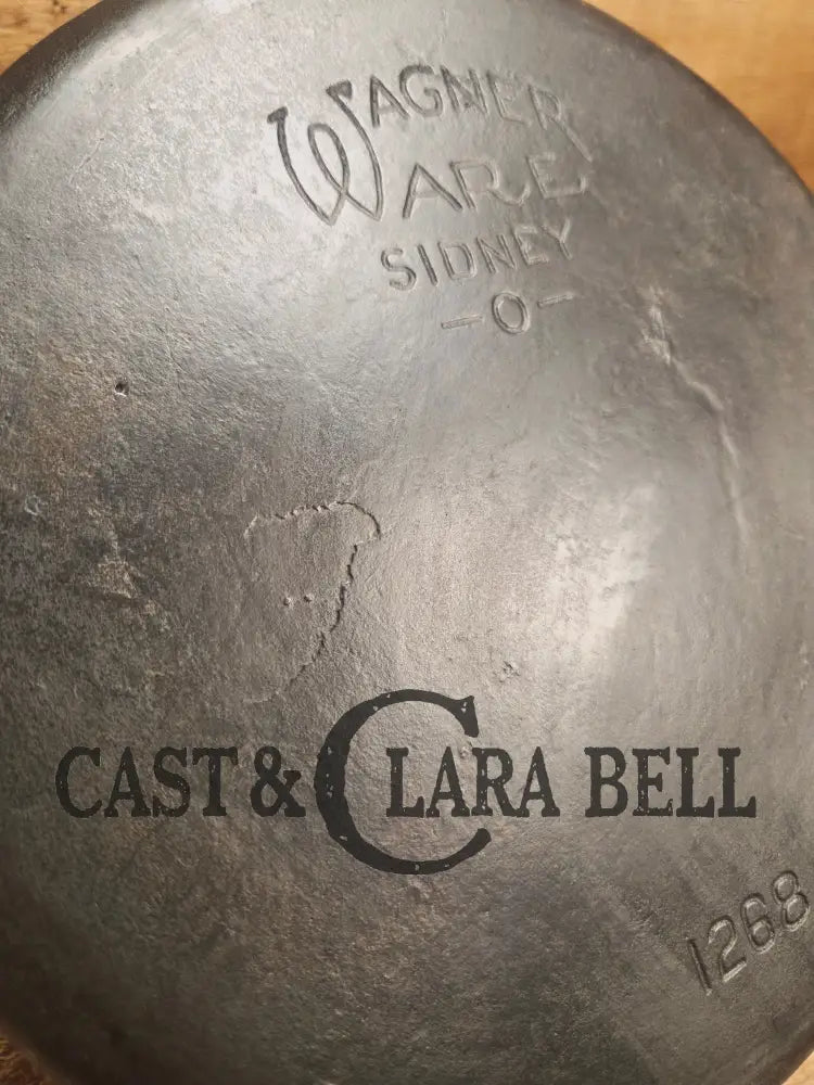 Gorgeous. 1920’s Wagner #8 1268 Dutch Oven round roaster with Fully Marked and Raised Letter Drip Drop Baster Lid!