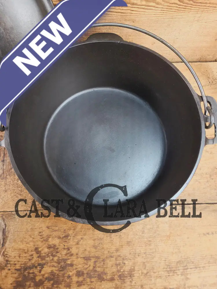 Gorgeous. 1920’s Wagner #8 1268 Dutch Oven round roaster with Fully Marked and Raised Letter Drip Drop Baster Lid!