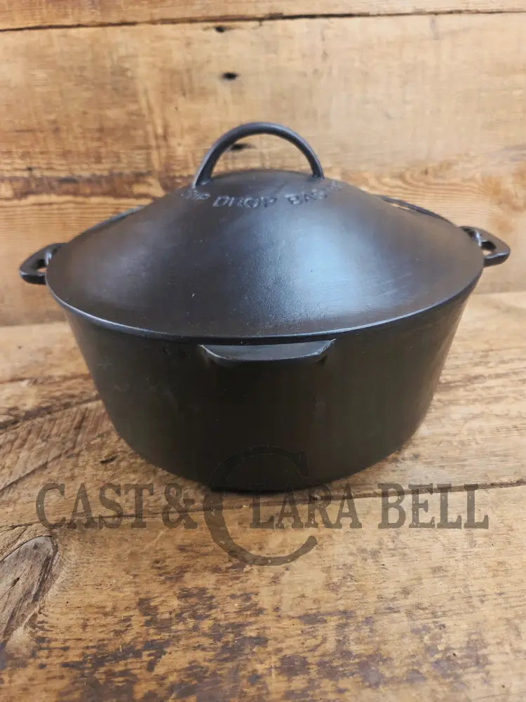 Gorgeous. 1920βs Wagner #9 Dutch Oven round roaster with Turtle Top Style Sawtooth Baster Lid Dutch Ovens Trivets &