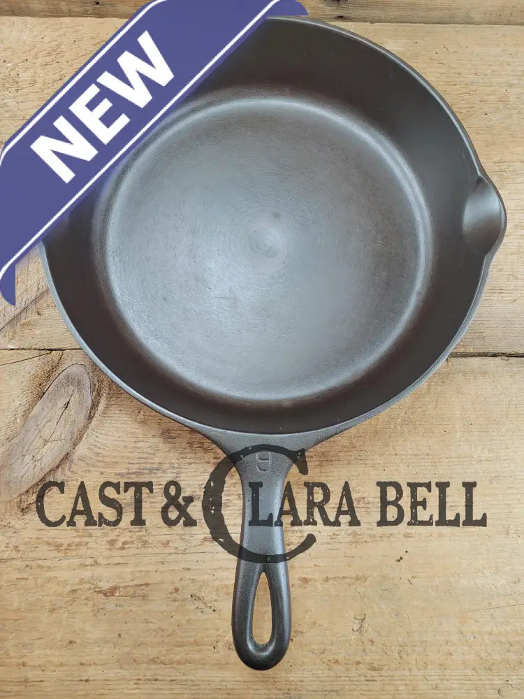 GORGEOUS! 1920’s Wagner Ware #9 Cast Iron Skillet with smooth bottom P/n 1059.