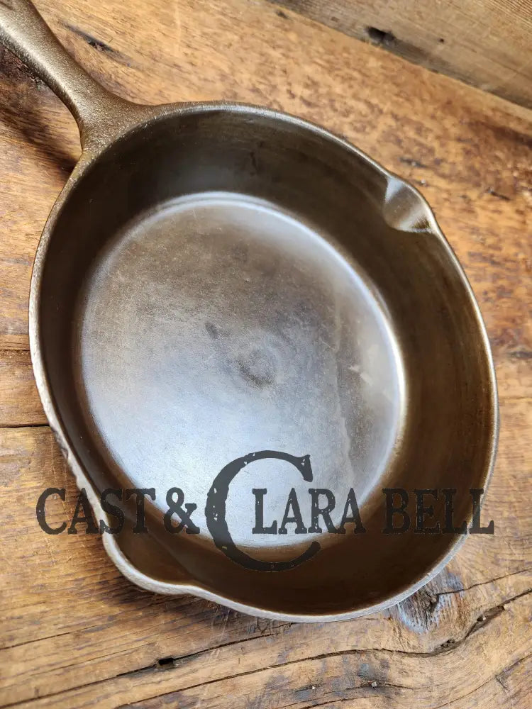 Gorgeous 1930’S Era Lodge #5 Skillet With 3 Notch Heat Ring And L Two Slash Markings At 6