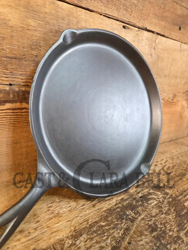 GORGEOUS! 1930’s Griswold #108 Skillet Griddle Large block logo c/n 201. Great for everyday flat iron - Griddle