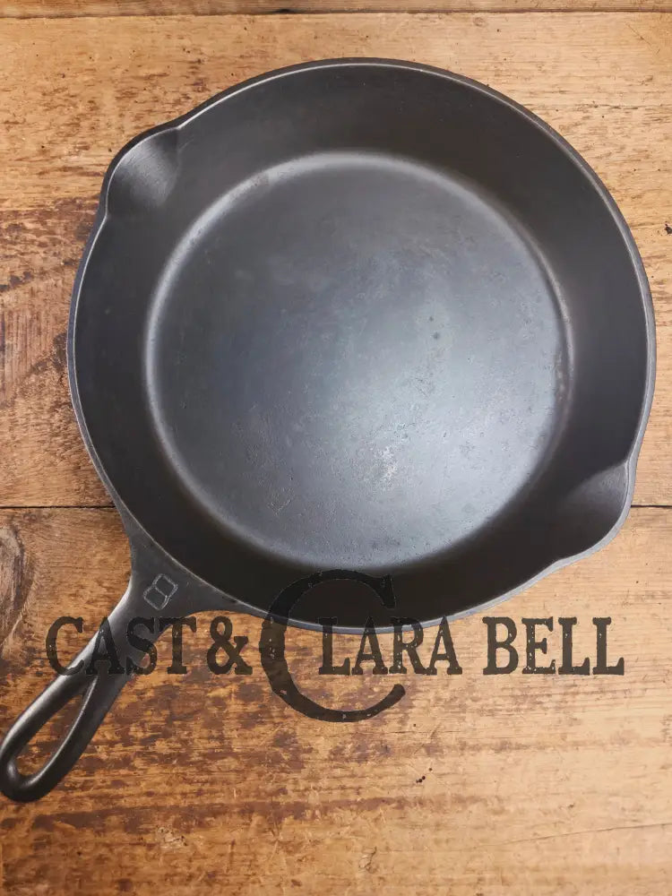 Gorgeous. 1930’s Griswold #8 Cast Iron Skillet with Large Block Logo 704 Skillet
