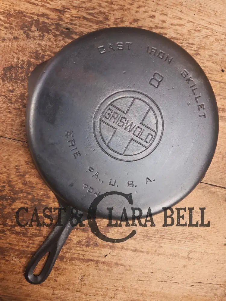 Gorgeous. 1930’s Griswold #8 Cast Iron Skillet with Large Block Logo 704 Skillet