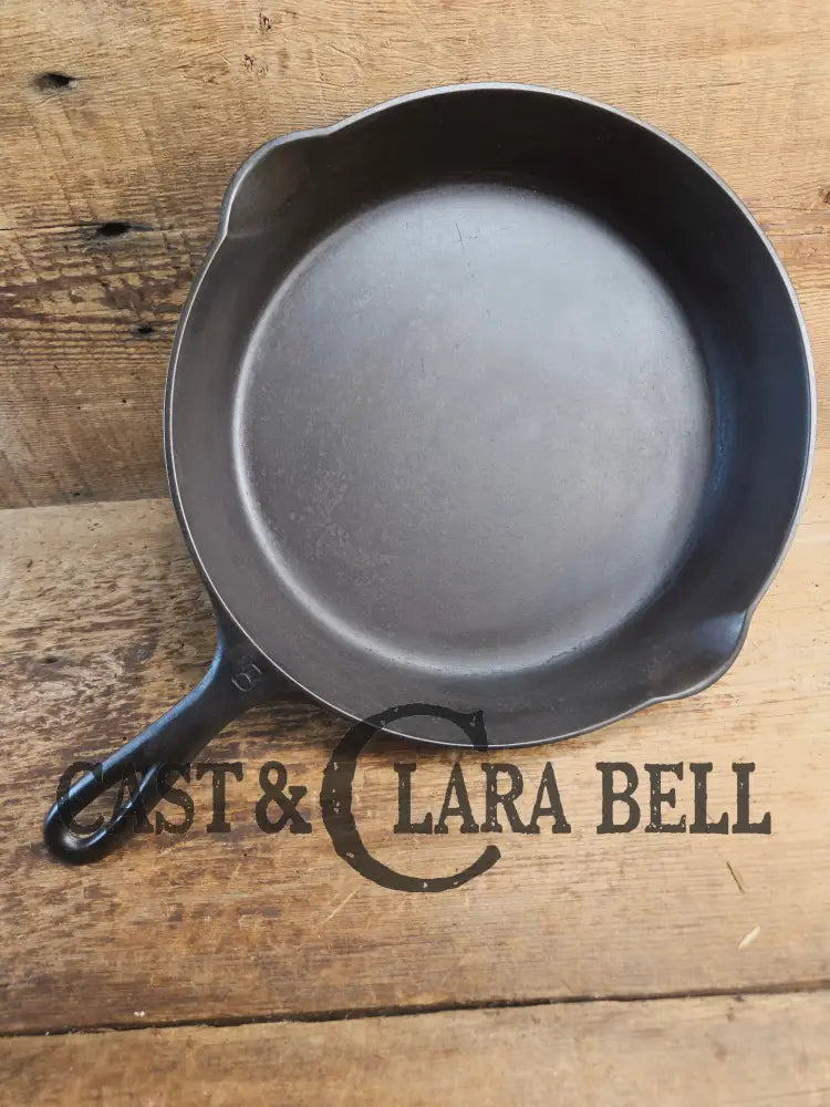 Gorgeous 1930’s Griswold #8 Cast Iron Skillet with Large Block Logo 704 Skillet