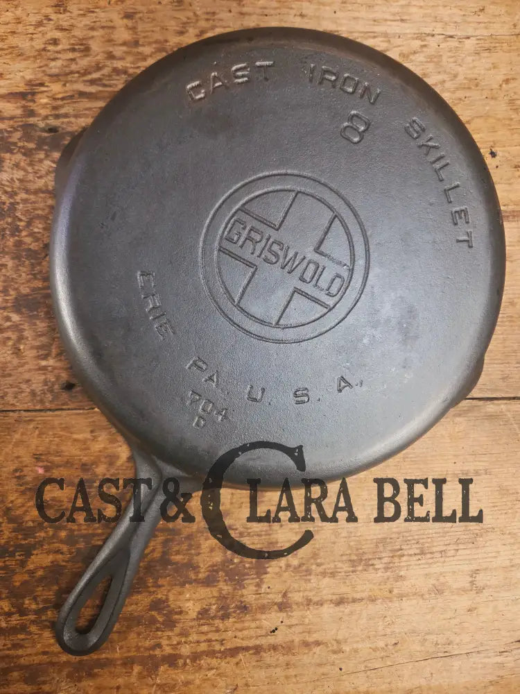 Gorgeous. 1930’s Griswold #8 Cast Iron Skillet with Large Block Logo 704 D Skillet