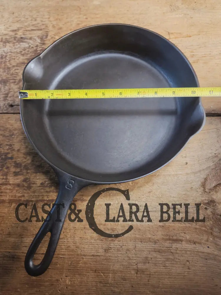 Gorgeous. 1930’s Griswold #8 Cast Iron Skillet with Large Block Logo 704 D Skillet