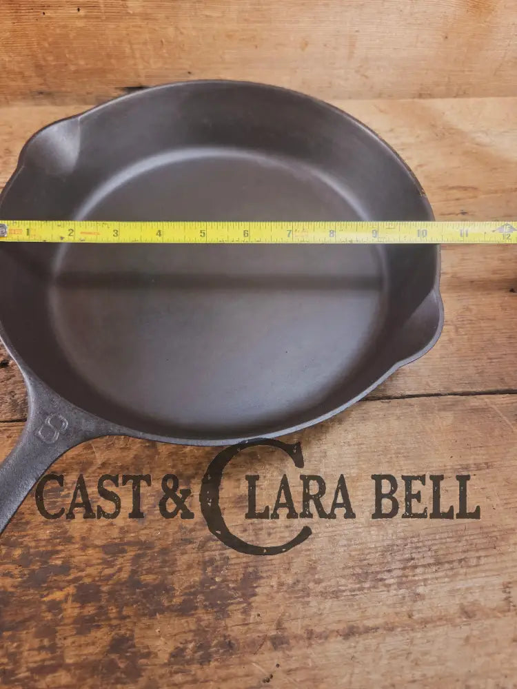 Gorgeous. 1930’s Griswold #8 Cast Iron Skillet with Large Block Logo 704 D Skillet