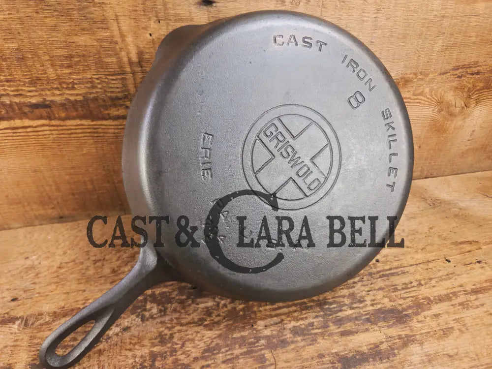 Gorgeous. 1930’s Griswold #8 Cast Iron Skillet with Large Block Logo 704 D Skillet