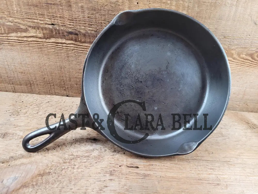 Gorgeous 1940’S Lodge #6 Skillet With 3-Notch Heat Ring. Perfect For The Whole Family Perfect