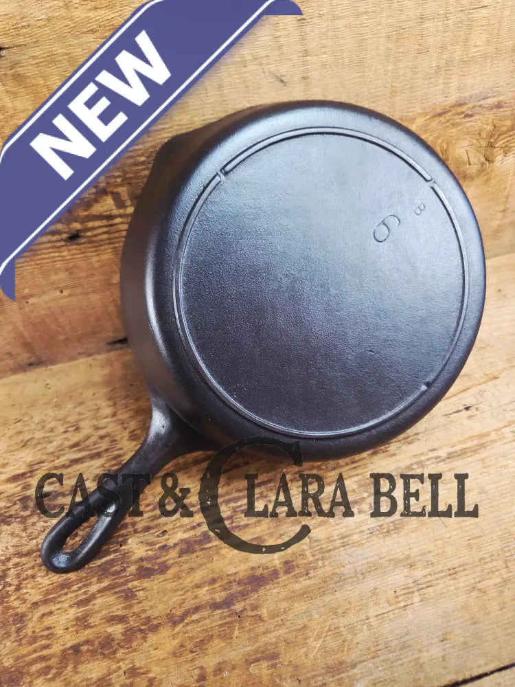 Gorgeous 1940’s Lodge #6 Skillet with 3-Notch Heat Ring. Perfect for the whole family perfect for sauté and sides