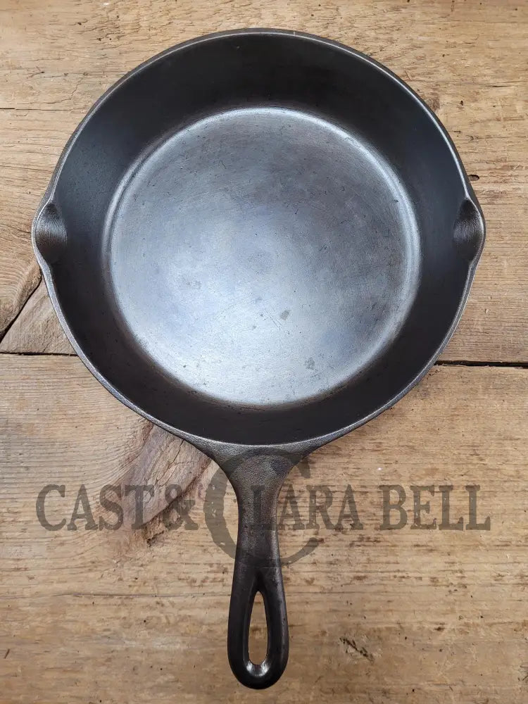 Gorgeous 1940βS Lodge #6 Skillet With 3-Notch Heat Ring. Perfect For The Whole Family Perfect