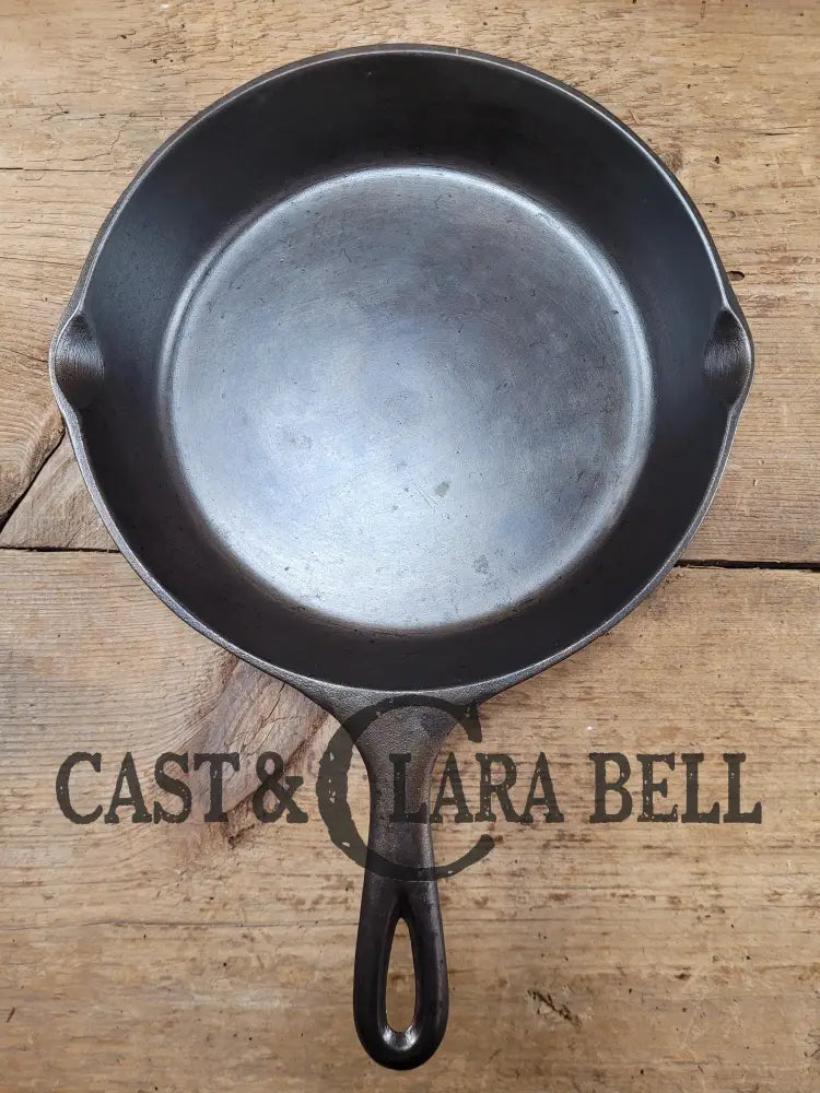 Gorgeous 1940’S Lodge #6 Skillet With 3-Notch Heat Ring. Perfect For The Whole Family Perfect