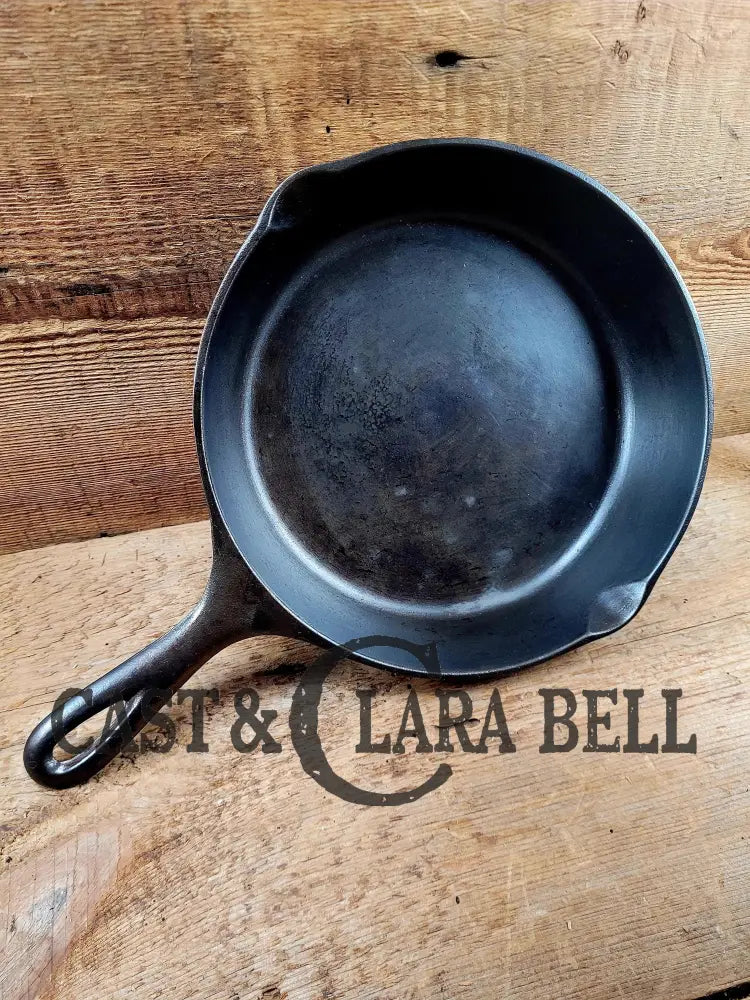 Gorgeous 1940’S Lodge #6 Skillet With 3-Notch Heat Ring. Perfect For The Whole Family Perfect