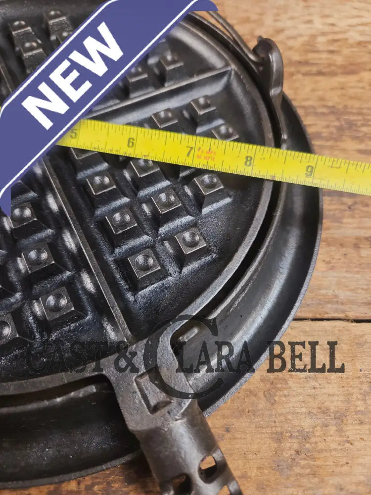 Gorgeous and the biggest made! Hard to Find 1930βs Griswold #9! waffle iron with short base. 316/317 Paddles matching