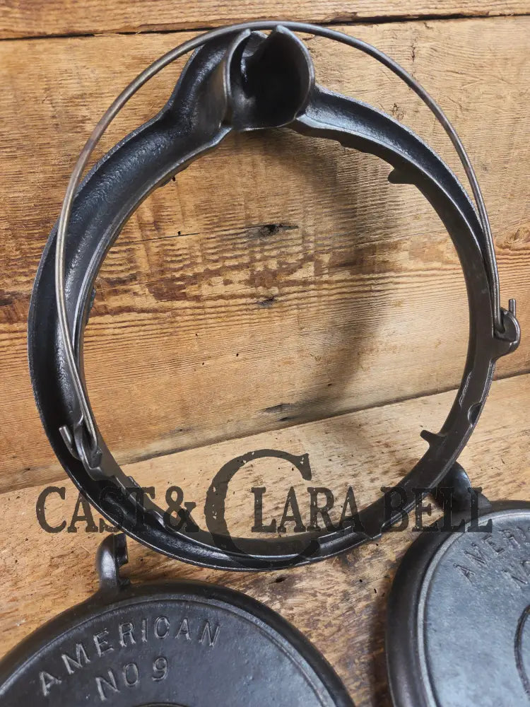 Gorgeous and the biggest made! Hard to Find 1930’s Griswold #9! waffle iron with short base. 316/317 Paddles matching