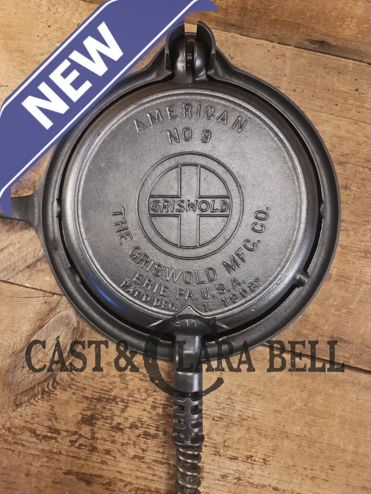 Gorgeous and the biggest made! Hard to Find 1930’s Griswold #9! waffle iron with short base. 316/317 Paddles matching